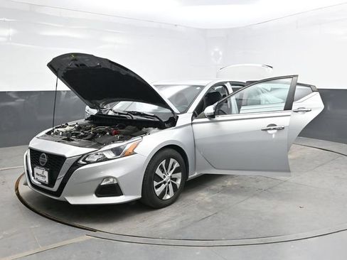 Used 2021 Nissan Altima 2.5 S FWD image 46