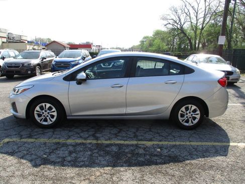 Used 2019 Chevrolet Cruze LS image 9