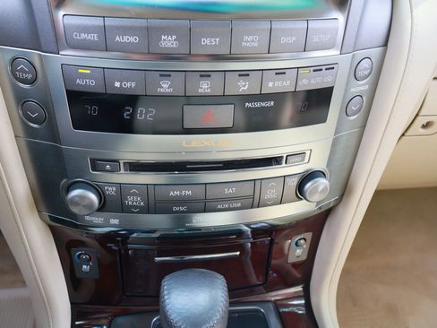 Used 2011 Lexus LX 570 4WD image 27