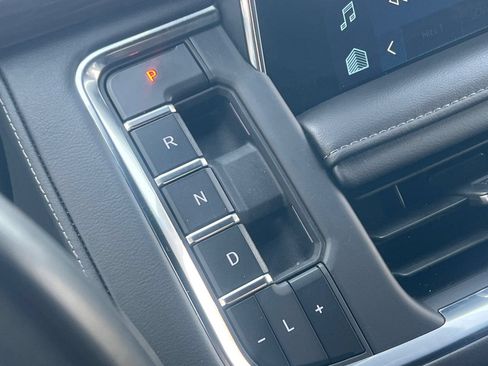 Used 2024 Chevrolet Tahoe LT AWD/4WD image 20
