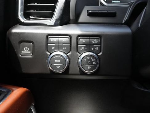 Used 2022 GMC Sierra 1500 Denali Ultimate AWD/4WD image 15