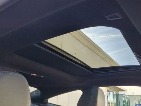 Used 2023 BMW 440i xDrive Coupe w/ Premium Package image 18