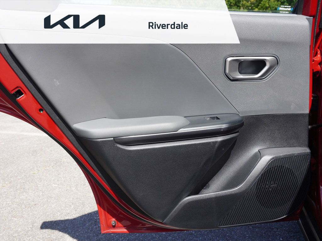 Used 2025 Kia K4 FWD image 20
