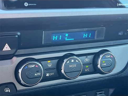 Used 2023 Toyota Tacoma TRD Off-Road image 15