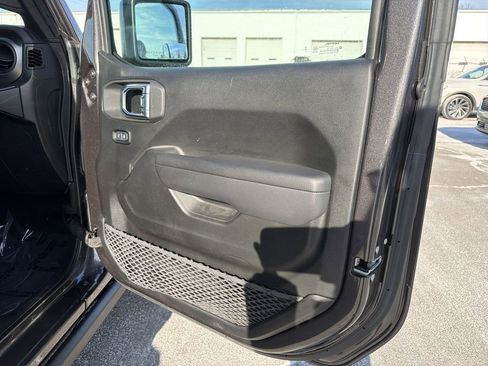 Used 2023 Jeep Wrangler Unlimited w/ Cold Weather Group image 15