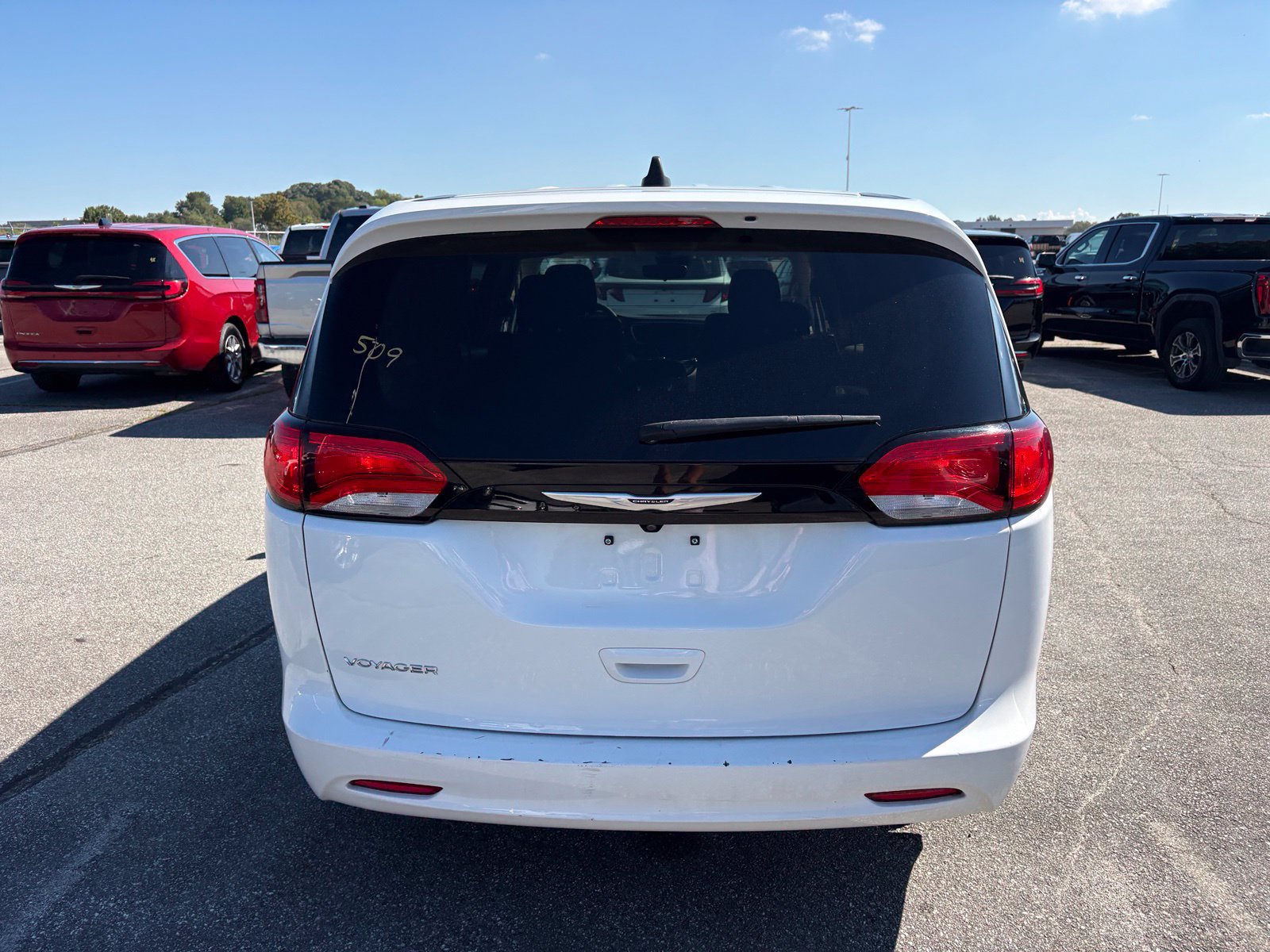 Used 2023 Chrysler Voyager LX FWD image 13