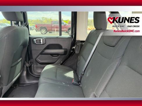 Used 2021 Jeep Wrangler Unlimited Sahara w/ Uconnect 4C Nav & Sound Group AWD/4WD image 8