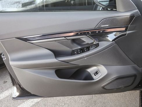 New 2026 BMW i5 eDrive40 w/ M Sport Package RWD image 17