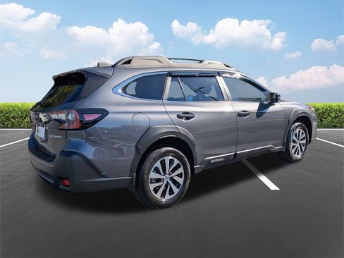 Used 2025 Subaru Outback Premium image 4