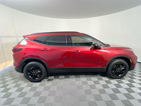 Used 2021 Chevrolet Blazer LT w/ Midnight/Sport Edition FWD image 2