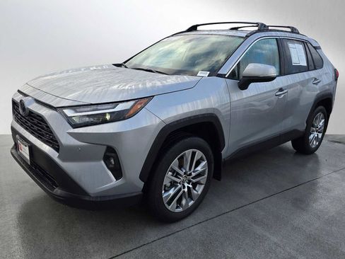 Certified 2025 Toyota RAV4 XLE Premium image 7