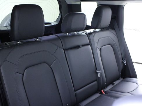 Used 2024 Land Rover Defender 110 S image 13