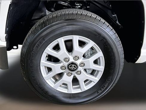 Used 2025 Toyota Tacoma SR5 image 28