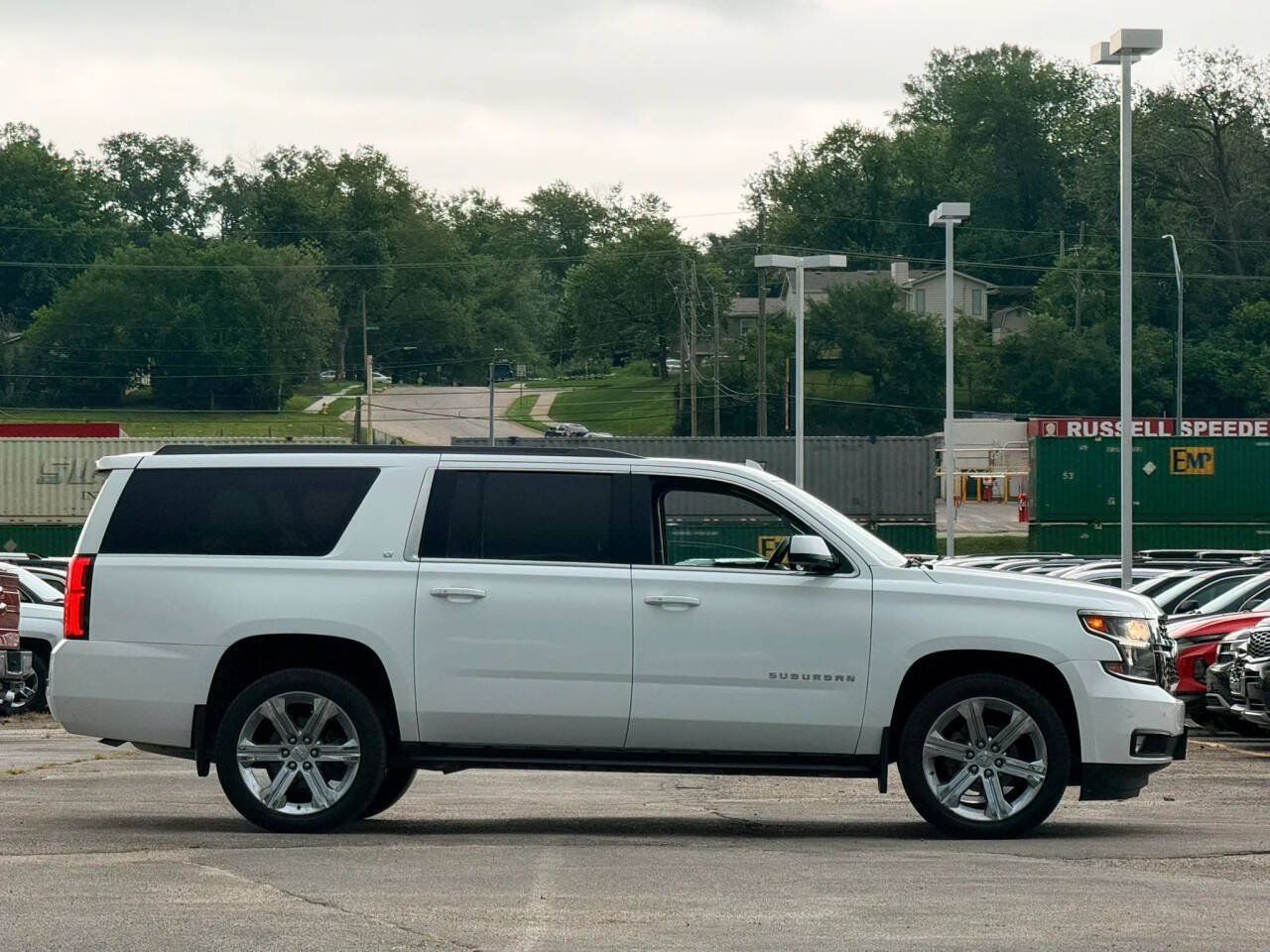Used 2019 Chevrolet Suburban LT w/ Luxury Package AWD/4WD image 6