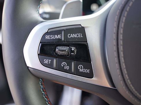 Used 2025 BMW X7 M60i image 22