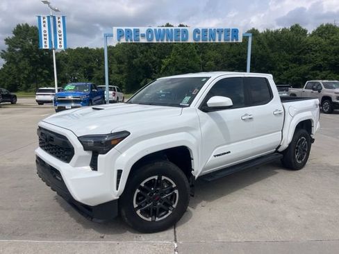 Used 2024 Toyota Tacoma TRD Sport RWD image 2