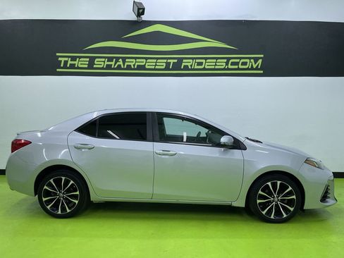 Used 2019 Toyota Corolla XSE image 11