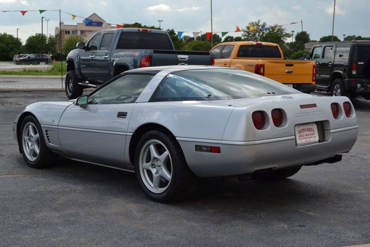 Used 1996 Chevrolet Corvette Coupe RWD image 7