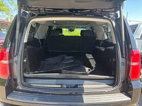Used 2018 Chevrolet Suburban LT AWD/4WD image 17