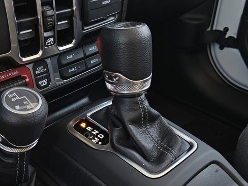 New 2025 Jeep Gladiator Rubicon w/ Convenience Group image 15