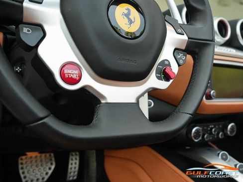 Used 2017 Ferrari California T RWD image 35