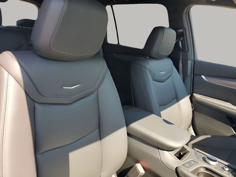 New 2025 Cadillac XT6 Luxury image 16