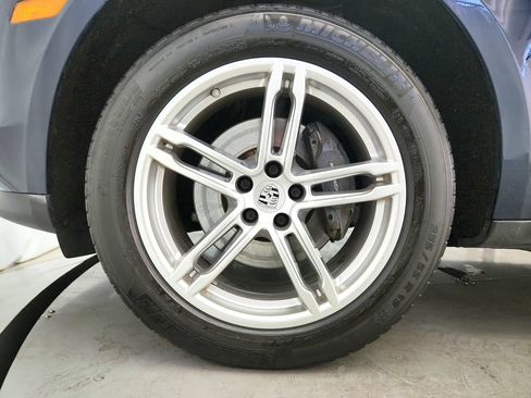 Used 2020 Porsche Macan AWD/4WD image 35