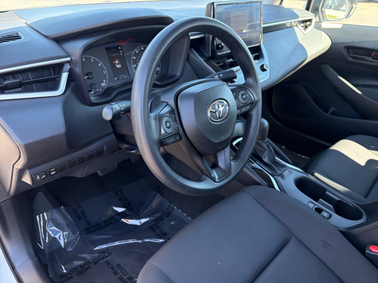 Used 2024 Toyota Corolla LE FWD image 10