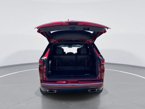 Used 2023 Chevrolet Traverse Premier w/ LPO, Floor Liner Package FWD image 25