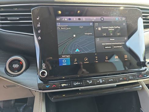 Used 2024 Jeep Wagoneer L Series II w/ Flexible Seating Group RWD image 24