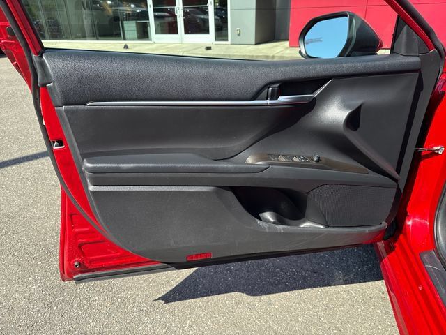 Used 2021 Toyota Camry SE FWD image 15