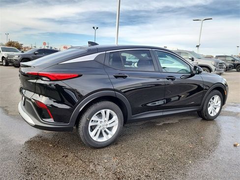 New 2026 Buick Envista Preferred image 2