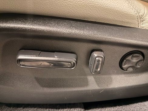 Used 2020 Honda CR-V EX image 14