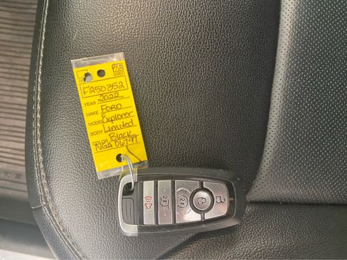 Used 2022 Ford Explorer Limited w/ Equipment Group 301A image 51
