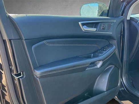 Used 2024 Ford Edge Titanium image 18