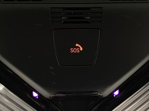 Certified 2022 BMW 530i xDrive w/ Premium Package image 28