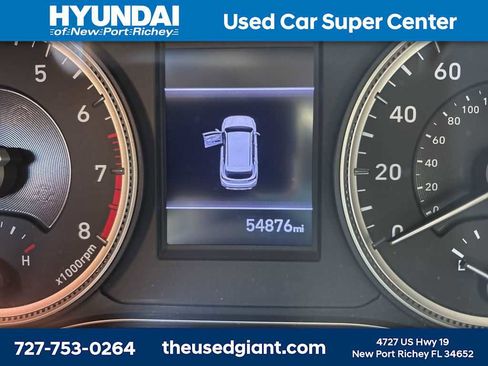 Used 2019 Hyundai Santa Fe SE FWD image 11