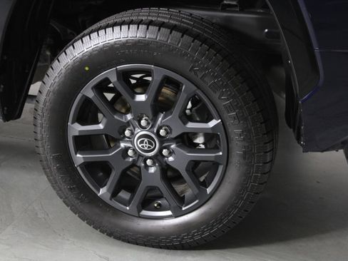 Used 2023 Toyota Tundra Platinum AWD/4WD image 14