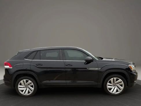 Used 2020 Volkswagen Atlas Cross Sport SE FWD image 5