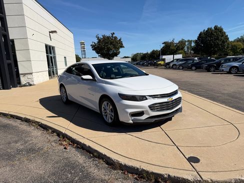 Used 2016 Chevrolet Malibu LT w/ Leather Package image 3