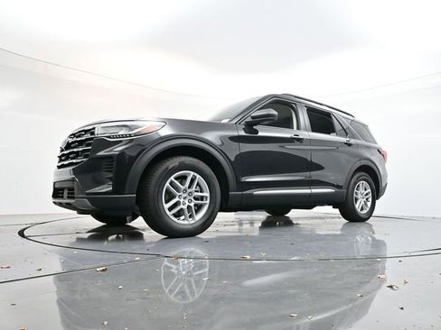 New 2025 Ford Explorer Active image 28