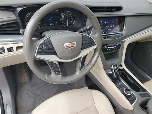 Used 2020 Cadillac XT5 Premium Luxury w/ LPO, Floor Liner Package image 18