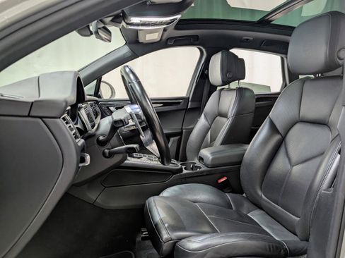 Used 2020 Porsche Macan image 14