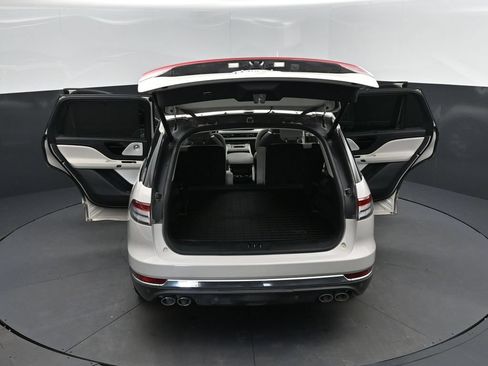 Used 2025 Lincoln Aviator Reserve w/ Luxury Package RWD image 48