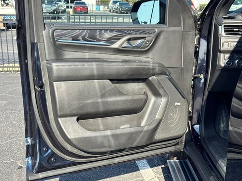 Used 2023 GMC Yukon XL Denali image 11