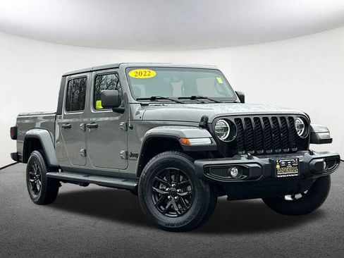 Used 2022 Jeep Gladiator Sport image 2