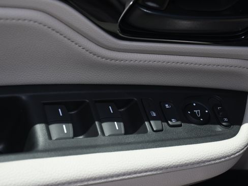 New 2026 Honda Odyssey Touring image 6