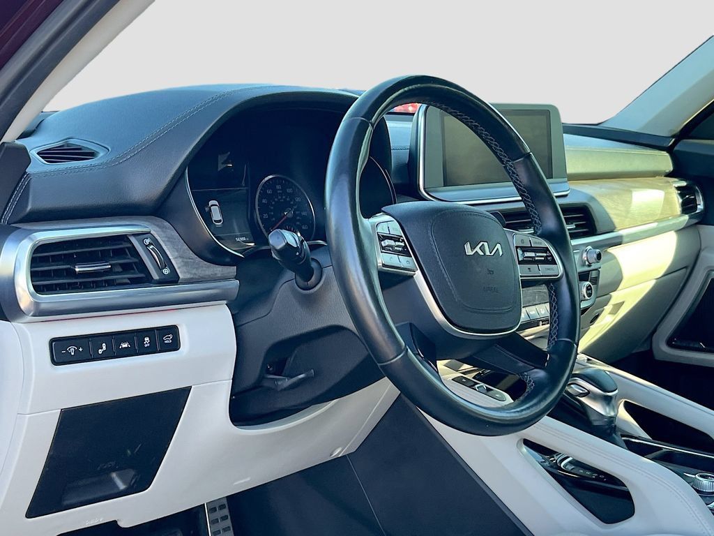 Used 2022 Kia Telluride SX w/ Nightfall Edition Package AWD/4WD image 9