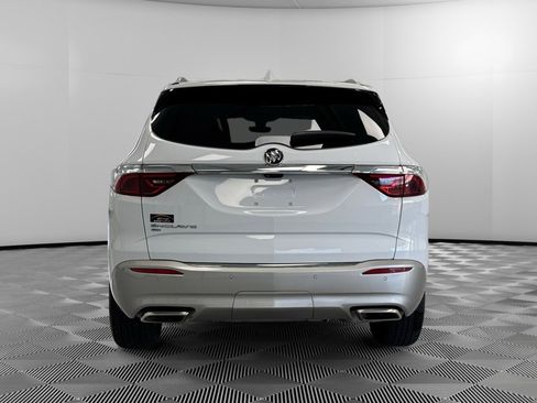 Used 2024 Buick Enclave Premium image 7