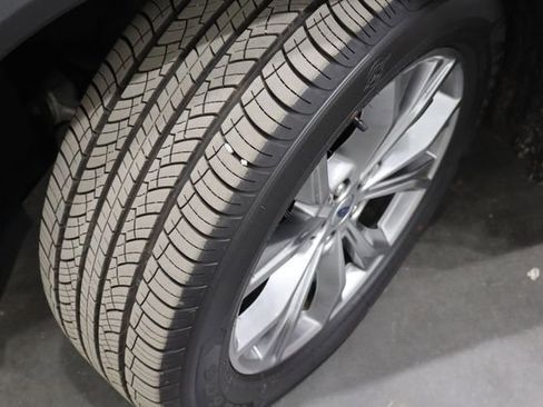 Used 2022 Ford Explorer Limited w/ Equipment Group 301A image 41